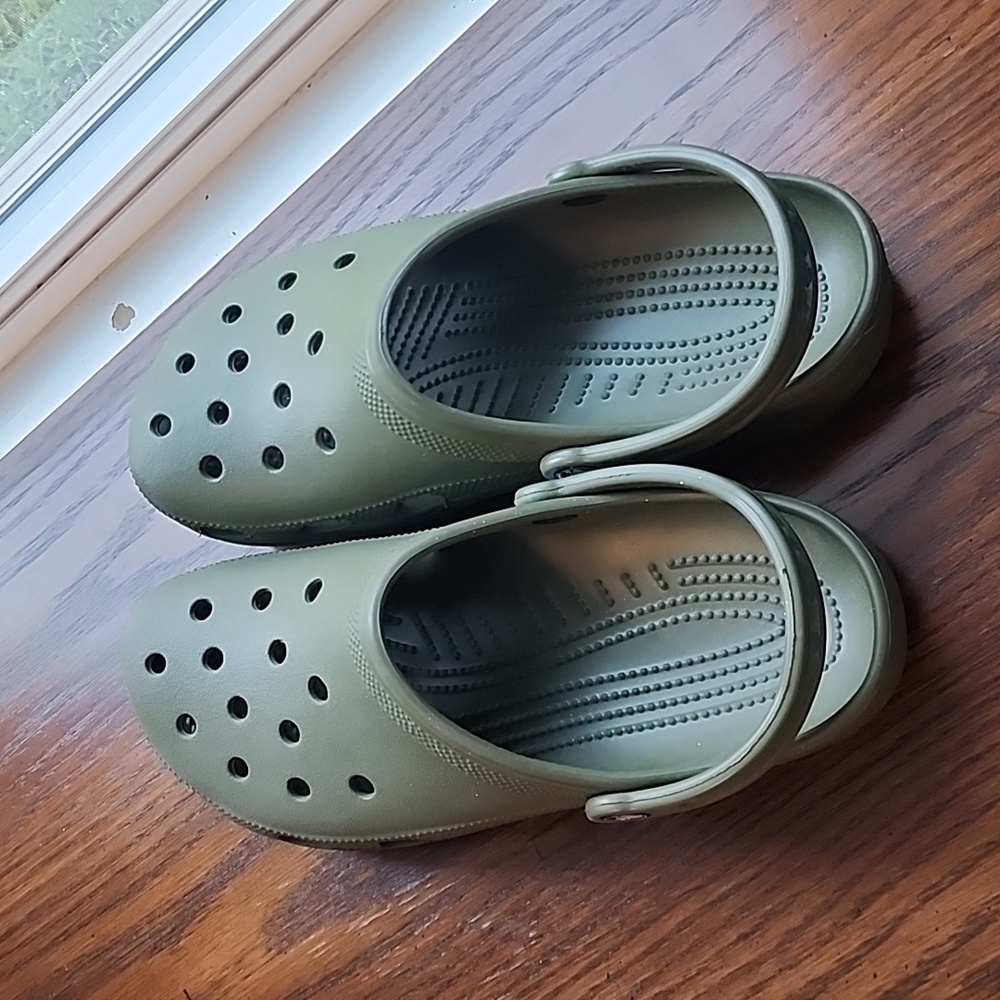 Crocs Classic Clogs Adult Size W11/M9 Green Lightweight